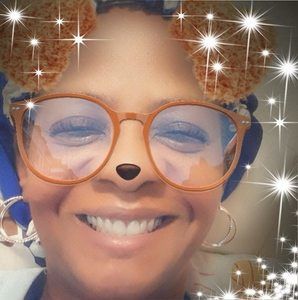 Meet your Posher, Deborah